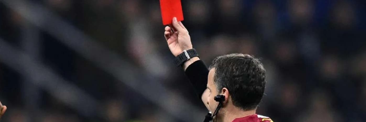 cartellino rosso espulsione arbitro