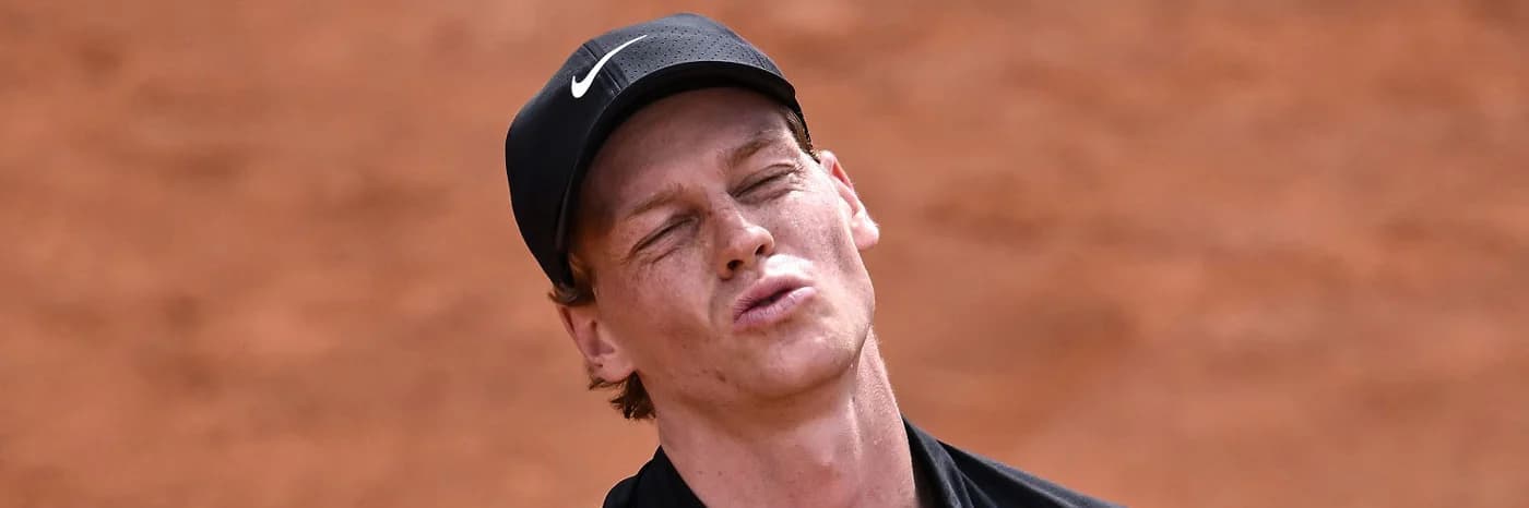 Shock Sinner: fuori al secondo turno al Roland Garros. Si apre il tabellone